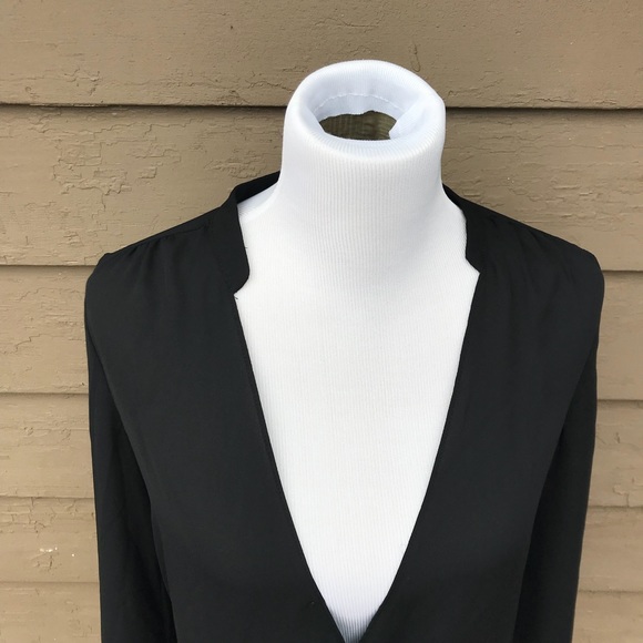 ☀️☀️☀️ 4/$20 Jealous Tomato deep V shirt with lace cuffs - Picture 2 of 6